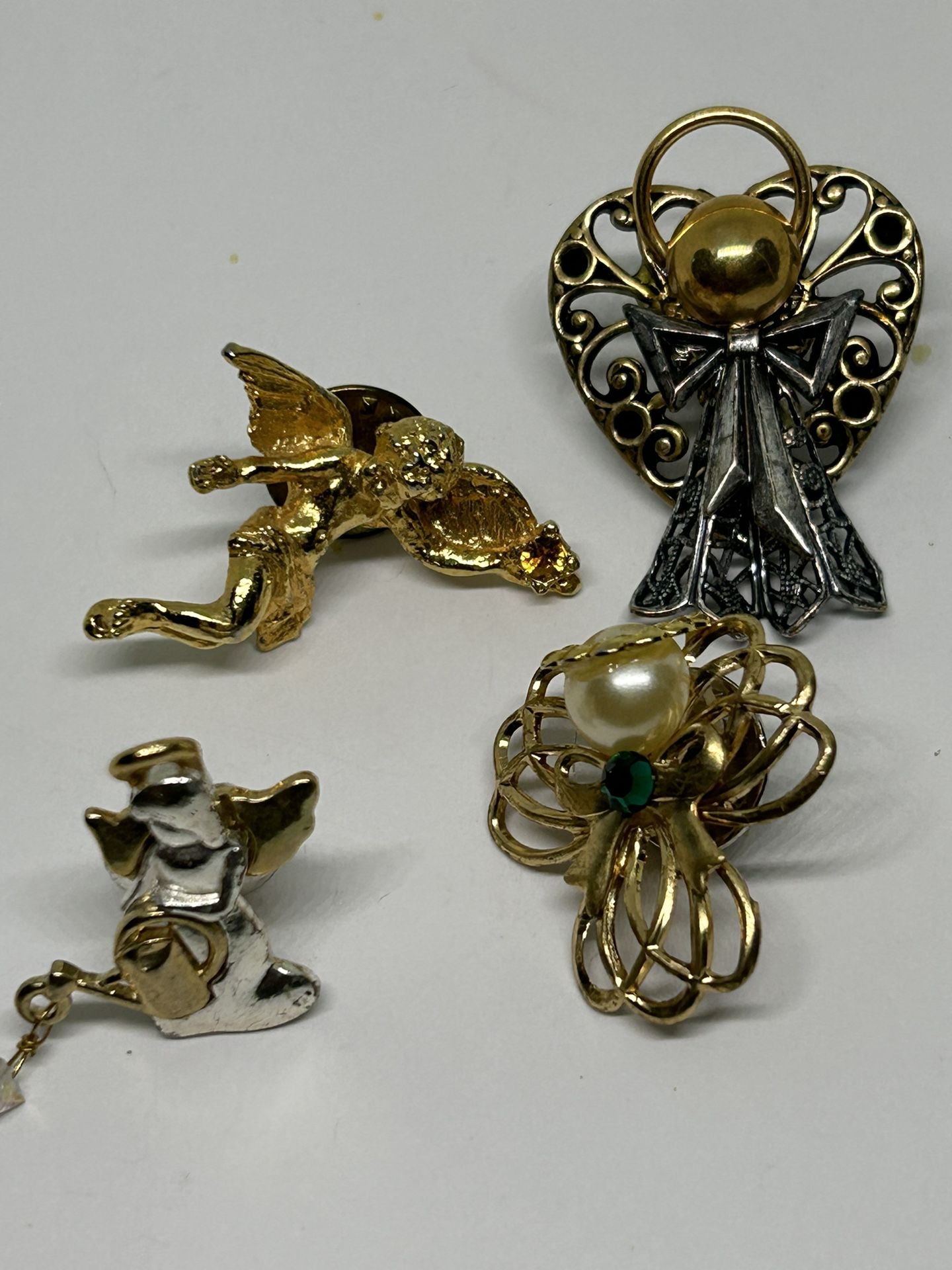 BROOCH LOTS OF 4 Pin