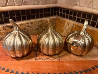 Set of 3 Gold Metal Pumpkins