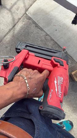 Milwaukee Fuel Cordless Brad Nail Gun