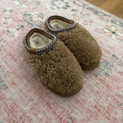 Ugg Tasman Maxi Curly Genuine Shearling Youth Size 3 Brand New 