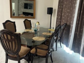Dining table 6 seats