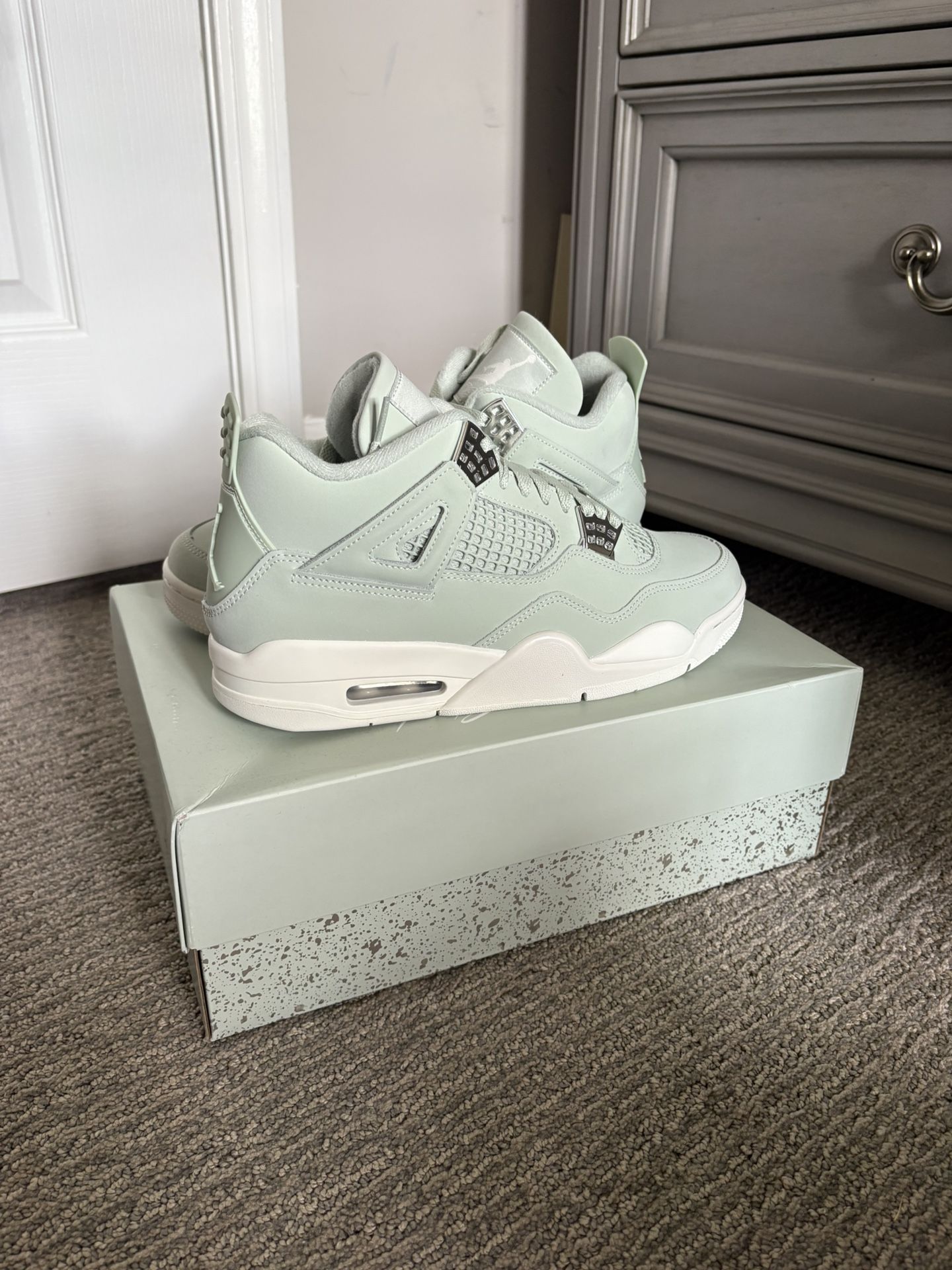 Seafoam Jordan 4’s