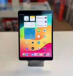  💸 Apple IPad Pro 10.5 Tablet is available for the LOW LOW 💸