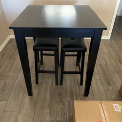 Black Small Table With 2 Stools