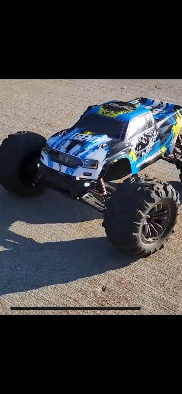 Brand new Very Big LAEGENDARY 1:10 Scale 4x4 Off Road RC Truck