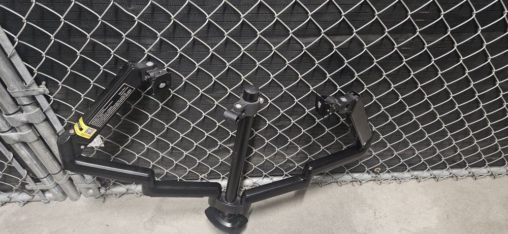 Professional 3 Screen Monitor Mount