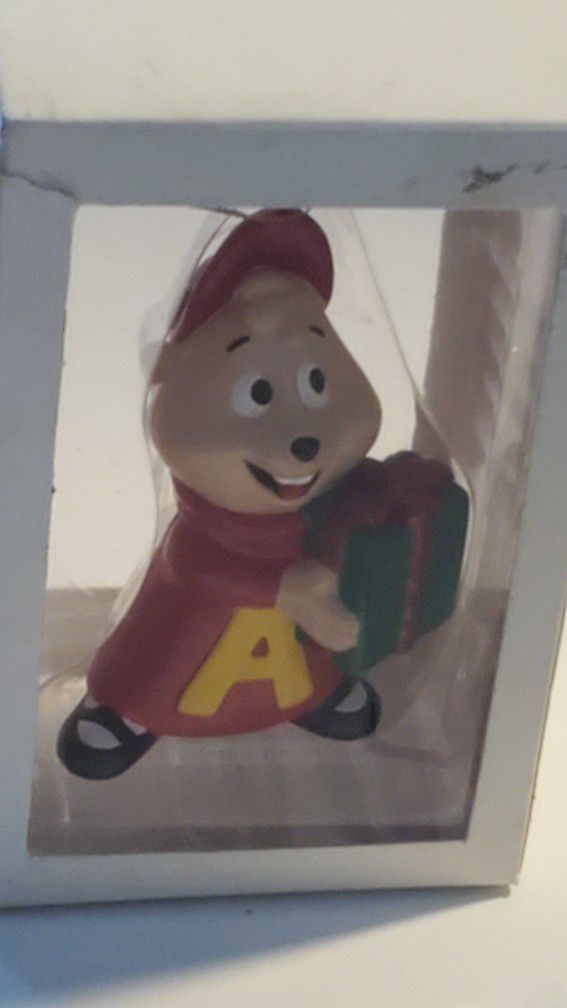 4" Alvin Chipmunk With Present Figurine Ornament 