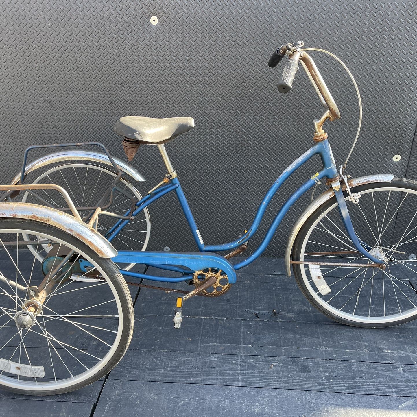 Old schwinn tricycles cheap