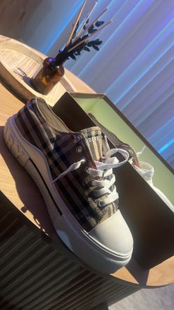 Burberry converse