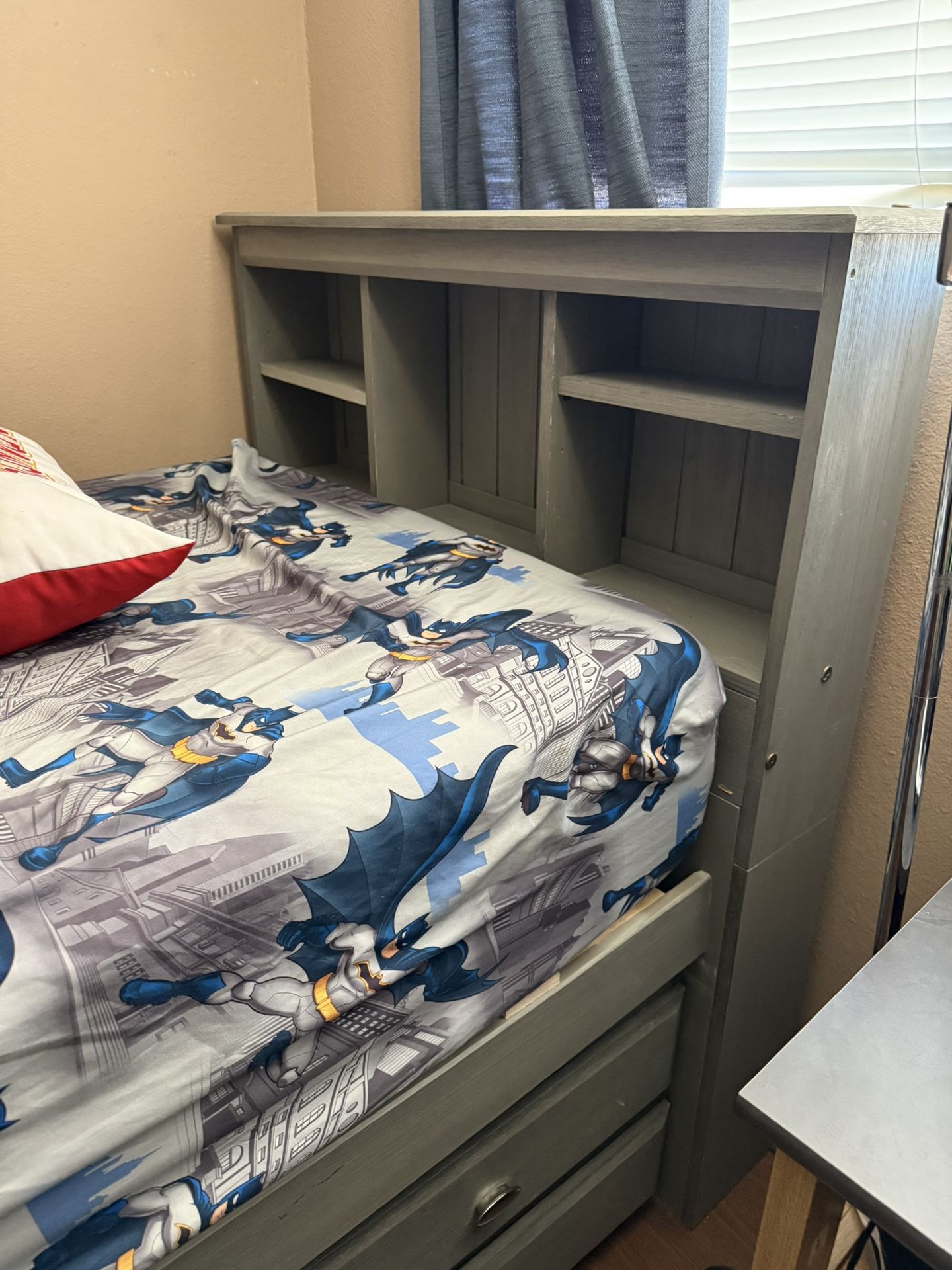 Twin Bed 