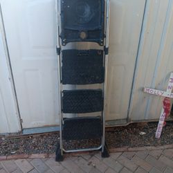 COSCO STEP LADDER $25