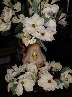 Flor de Magnolias de todo estilo tengo de diferentes precios,deje su ☎ y le regresare su llamada