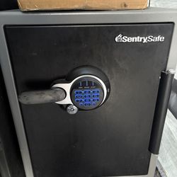 Sentry Home/office Safe 