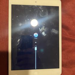 Apple iPad 2 Mini Tablet A1489 16GB  (White) Powers On Not Working Parts Only!!!