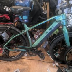 Schwinn Coston DX Hybrid E-Bike W/An Extra Battery