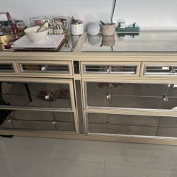 Elegant Mirrored Dresser with Crystal Knobs