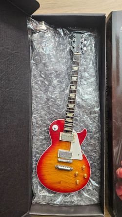 Axe Heaven - Gibson Flame Top Les Paul - 1/4 scale