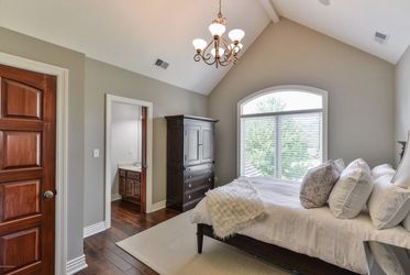 Gorgeous queen bedroom set