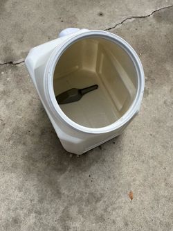Large dog food container