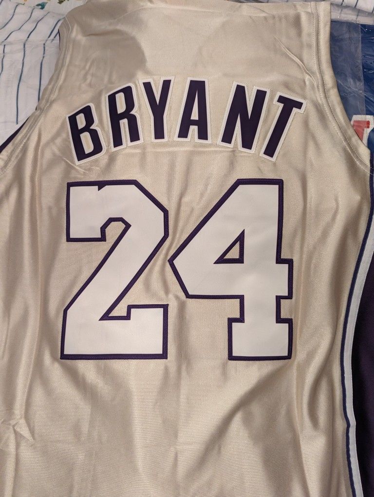 Las Angeles Lakers Kobe Bryant Platinum Hardwood Jersey Size XL