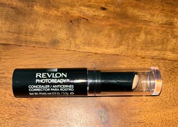 Revlon PhotoReady Concealer stick COLOR 004