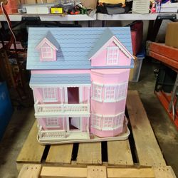 Doll House 