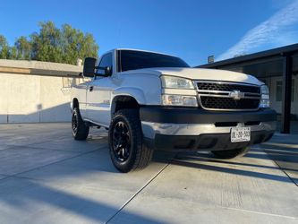 2006 Chevy 2500HD SHORT BED