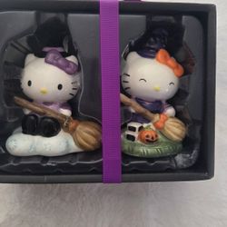 Hello Kitty Salt Shaker Set 