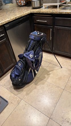 TaylorMade Golf Carry Bag