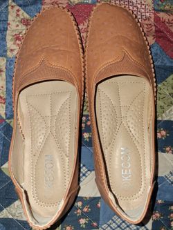 Brown lofers tgey have cushion and gently used 1-2 times