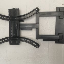 Sanus Full Motion Tv Wall Mount 22-55” With Box 