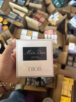 Miss Dior Essence Perfume Box