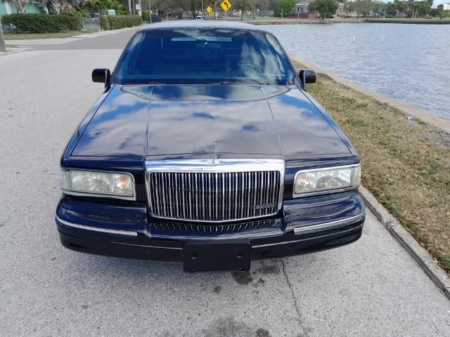 96 Lincoln Limousine