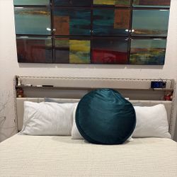 King Size Bed With Four Storage Drawers 