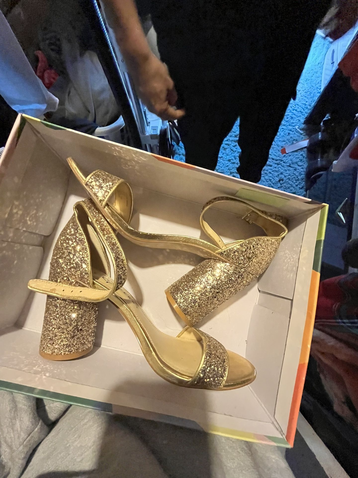 katy perry size 9 gold heels