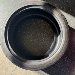 305/35/20 Used Tire Lionhart 