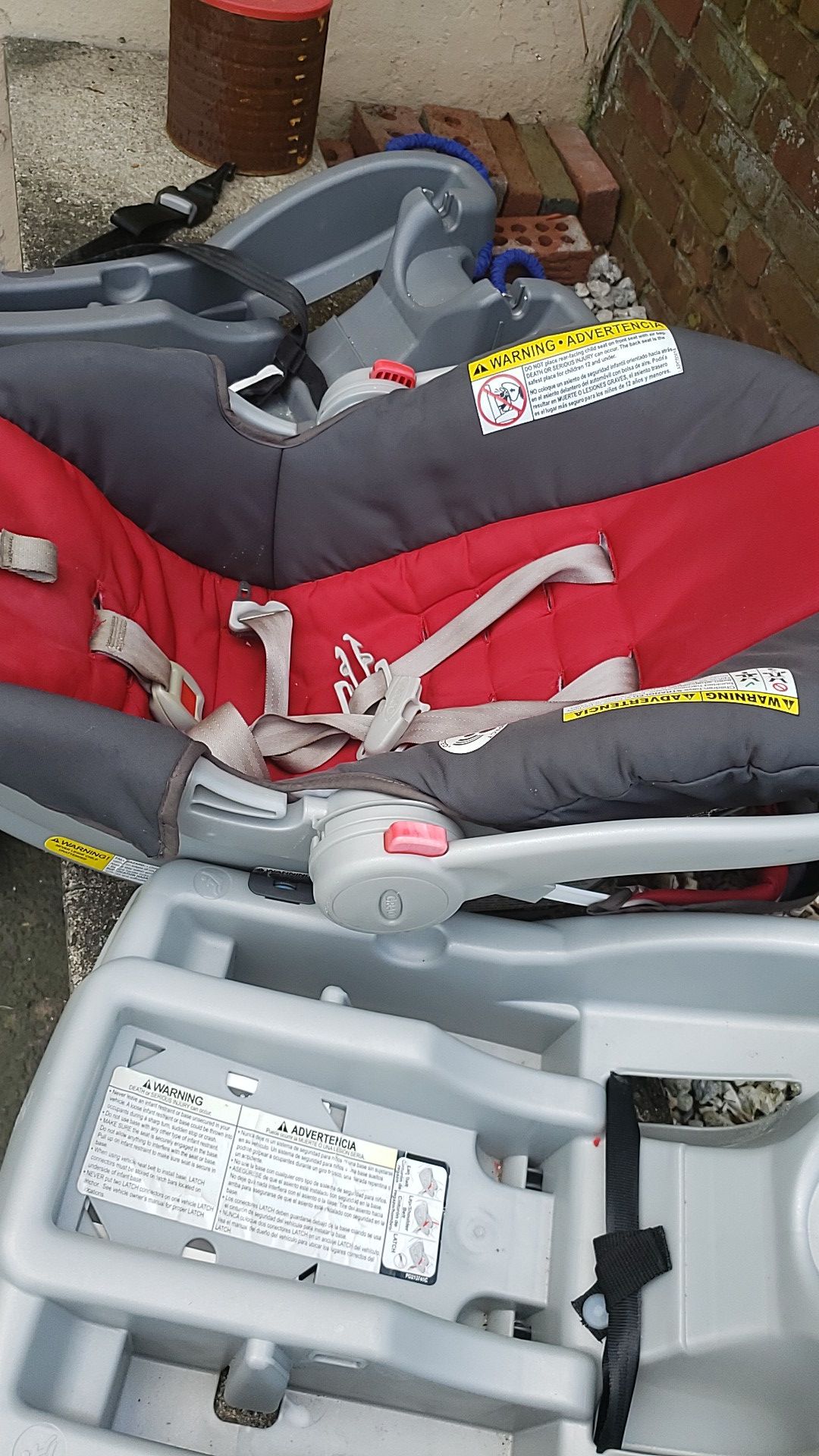 Car seat with 2 bases