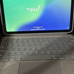 Apple iPad Air 5th Gen with Keyboard. Case