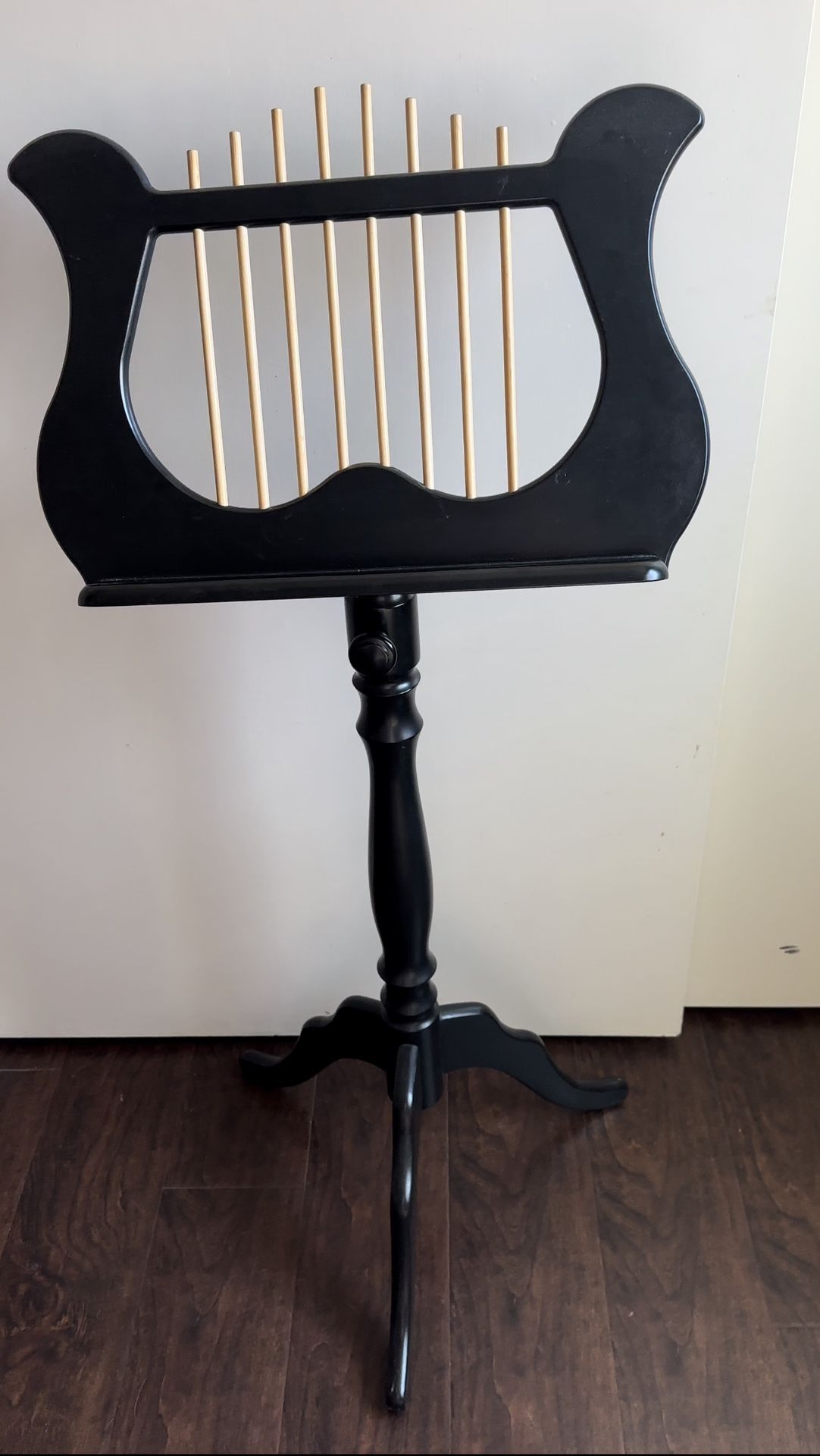 Wooden Lyre Shaped Decorative Adjustable Music Stand