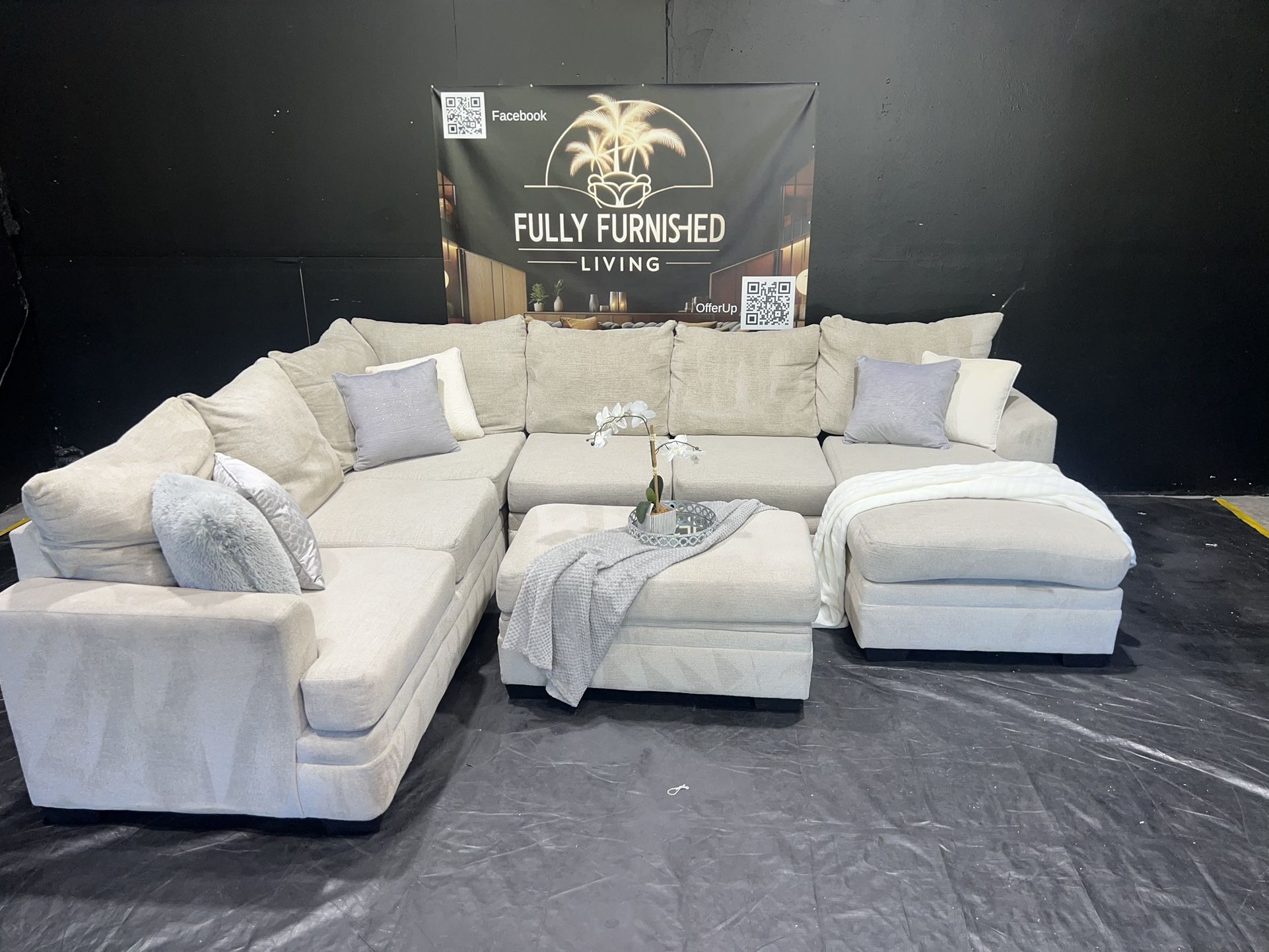 Sectional/couch/sofa,Brand: Ashely Furniture, Beige, 100x130x64, Delivery