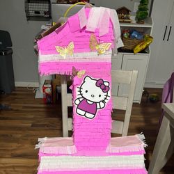 Hello Kitty Piñata 