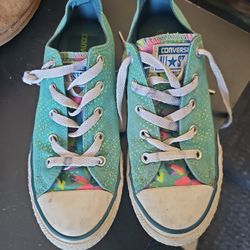 Girls Converse