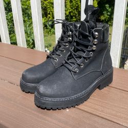 Size 7 Combat Boots 