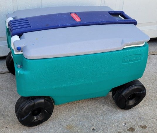 Ice cooler wagon. Rubbermaid. 60 qt