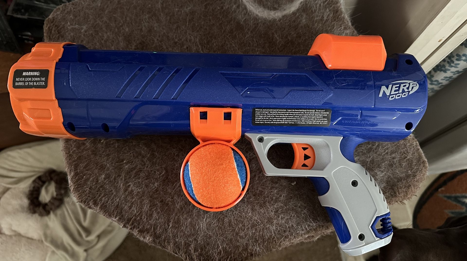 NERF DOG BALL GUN
