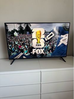50’’ Vizio flatscreen TV as good as new black with original remote