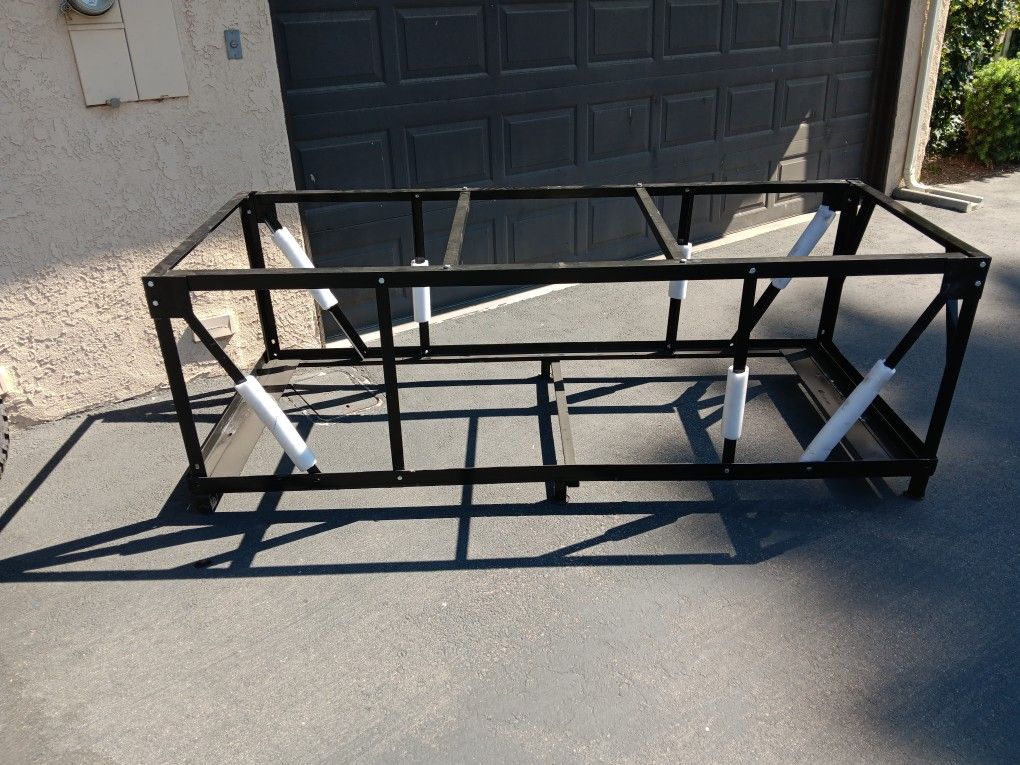 Look ..3 1/2 Ft X 8 Foot Solid Steel Construction Work Bench $ 100 Obo