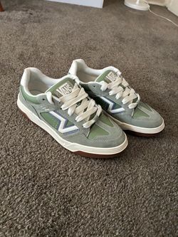 New Vans  NEVER WORN unisex shoes