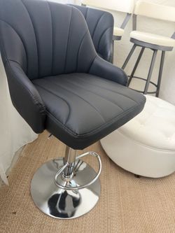 2 Brand new black adjustable sturdy stools