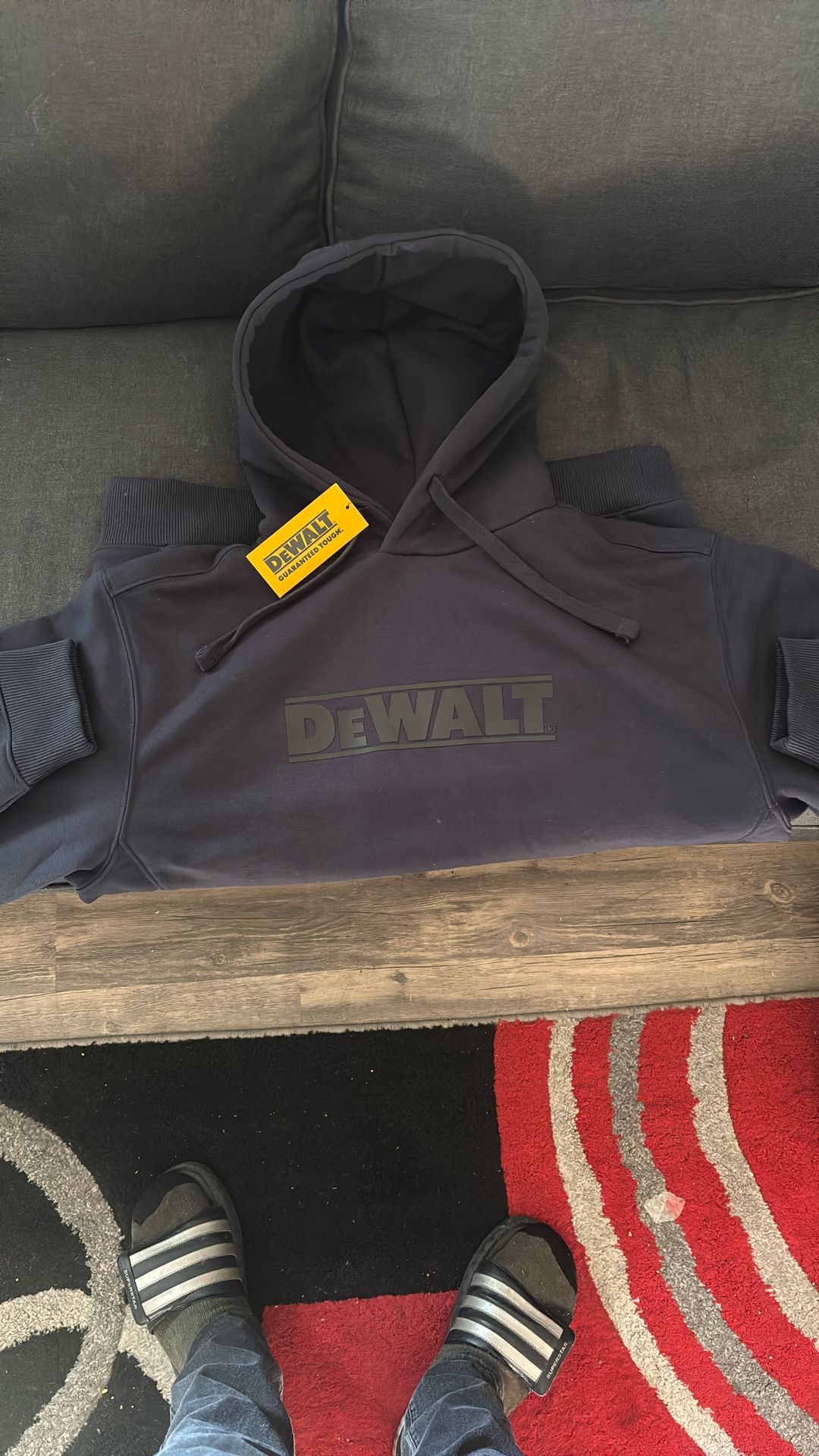 MENS DEWALT HOODY BRAND NEW TAGS STILL ON THE HOODY